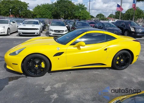2010 Ferrari California z USA, uszkodzony, nr VIN ZFF65LJA2A0171436
